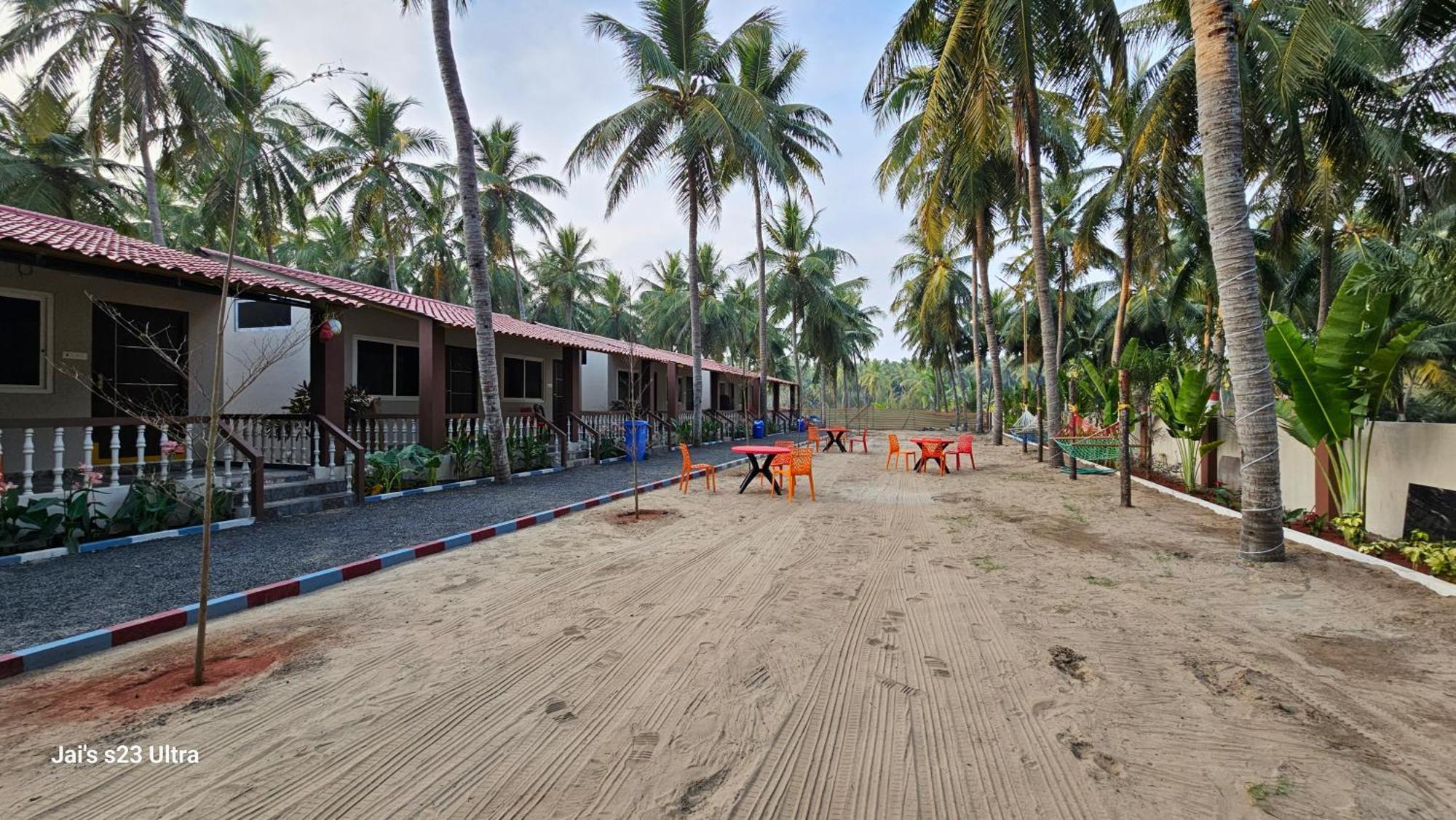 Coastline Beach Resort Perupalem Екстер'єр фото
